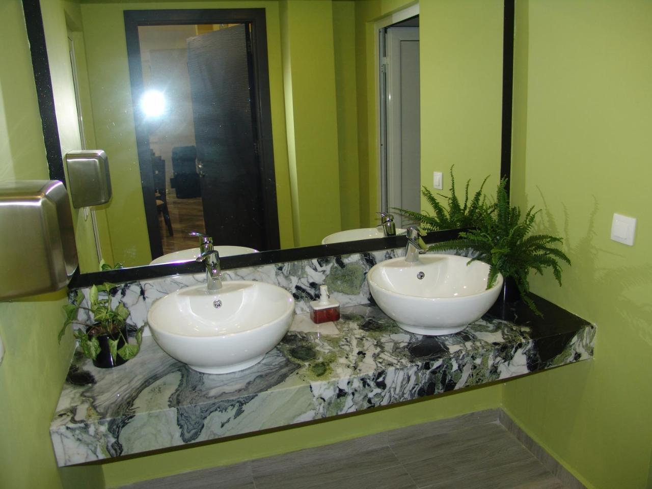 Berghof Eva - Hotel Panichishte Ngoại thất bức ảnh